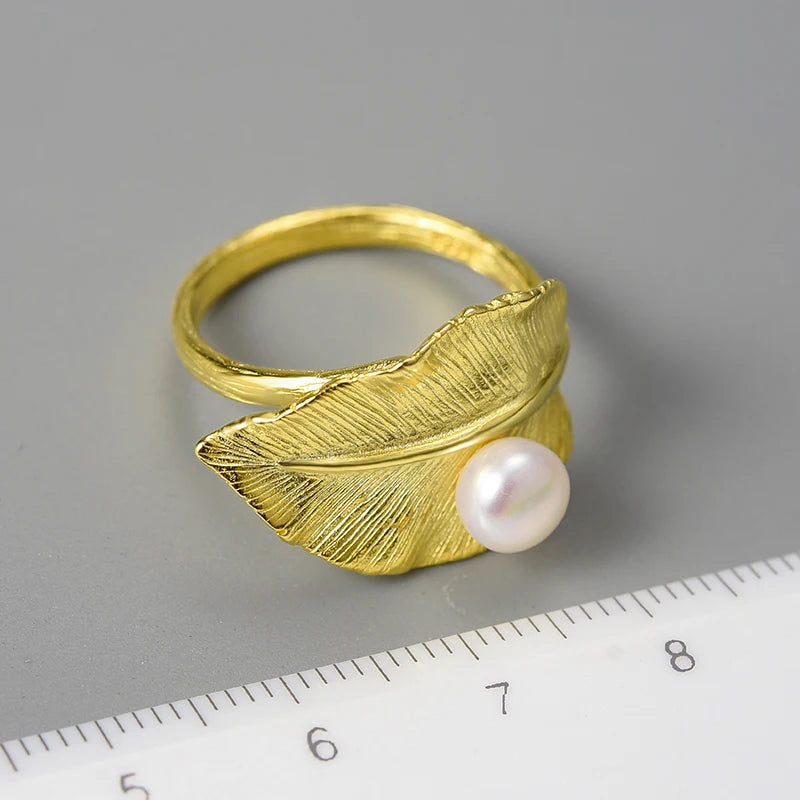 Anillo Ajustable Hoja Perla Natural Baño de Oro 18k