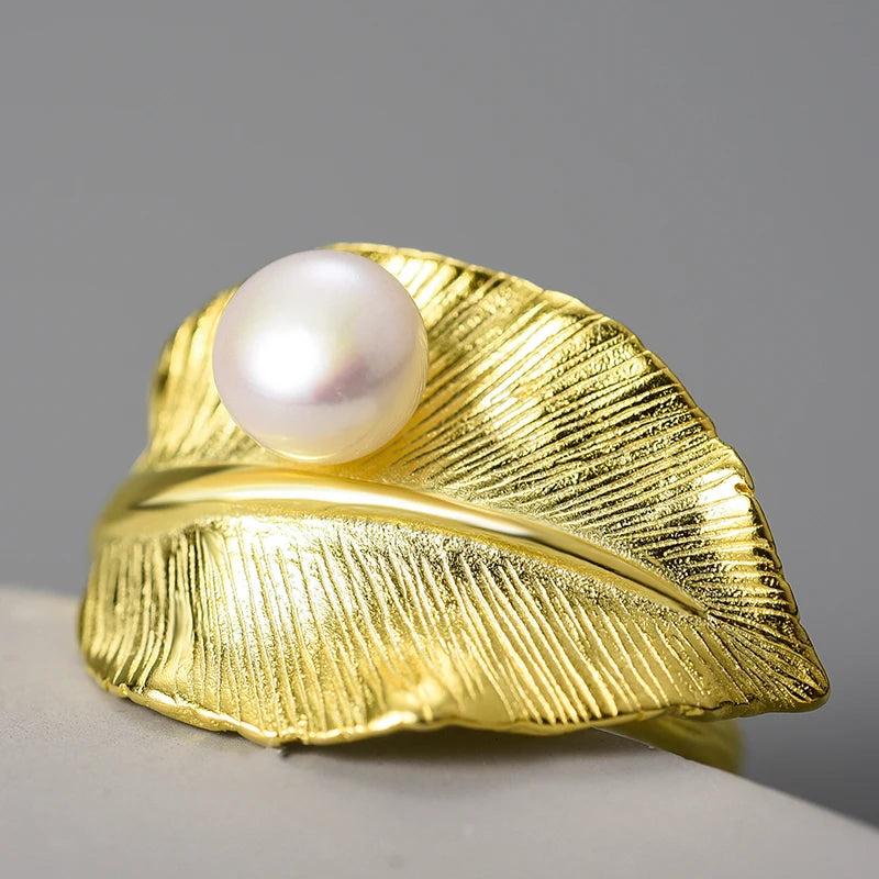 Anillo Ajustable Hoja Perla Natural Baño de Oro 18k