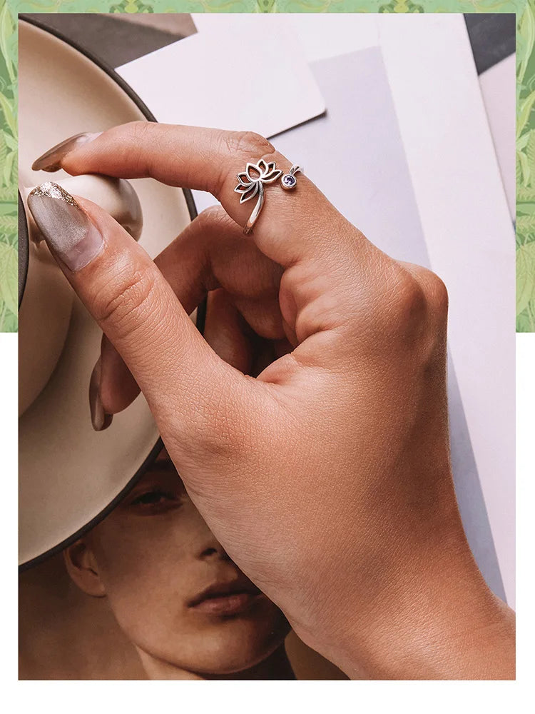 Anillo Ajustable Flor de Loto Zircón Púrpura