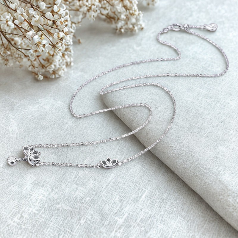 Collar con Colgante de Flor de Loto