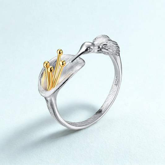 Anillo Ajustable Ave sobre Flor